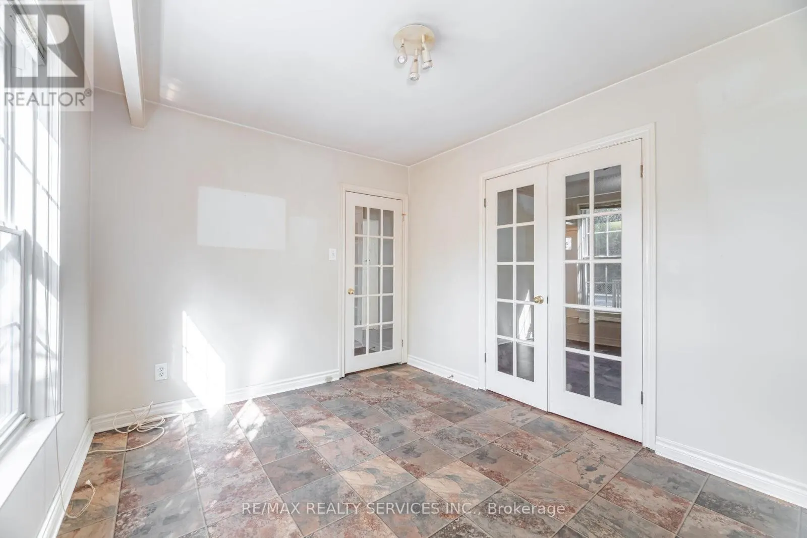 34 PEEL VILLAGE PARKWAY