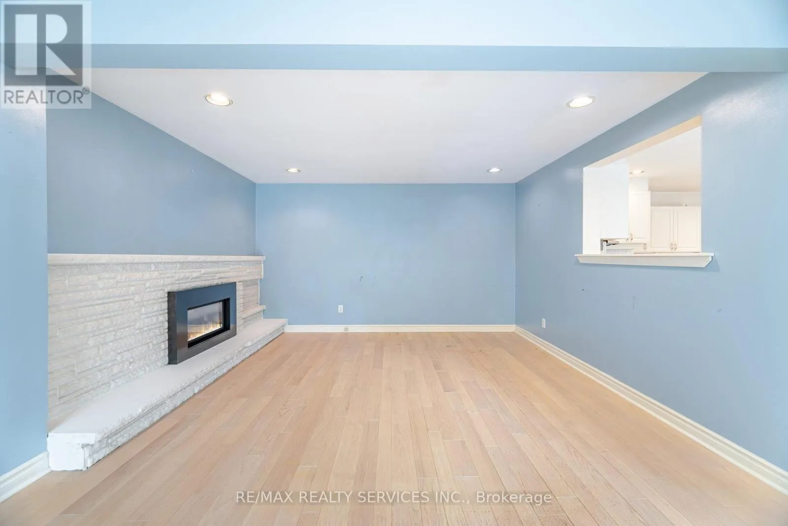 34 PEEL VILLAGE PARKWAY