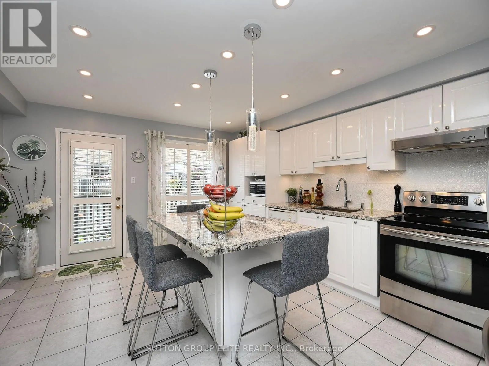 48 - 601 SHORELINE DRIVE