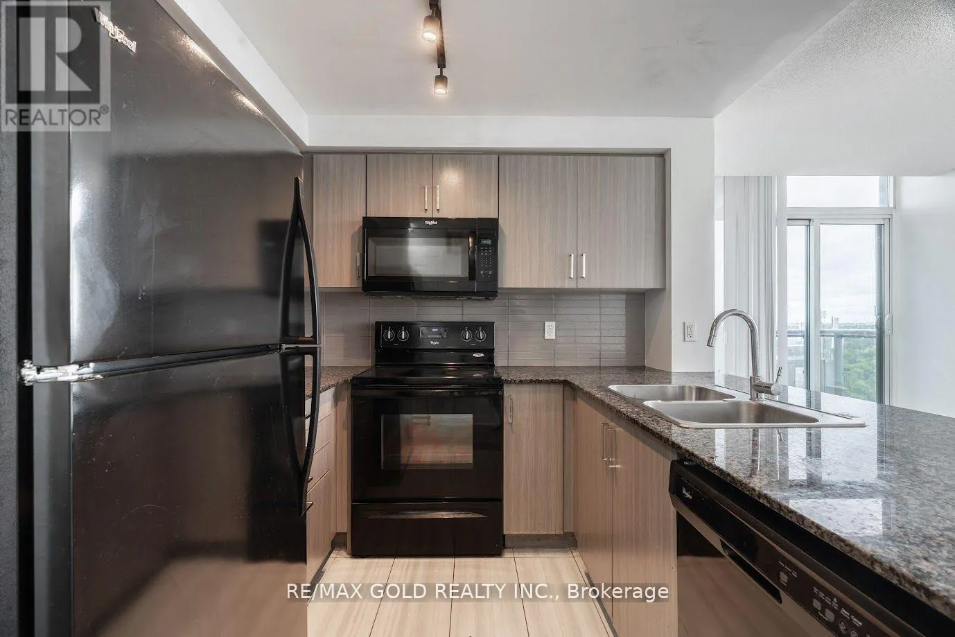 1105 - 80 ESTHER LORRIE DRIVE