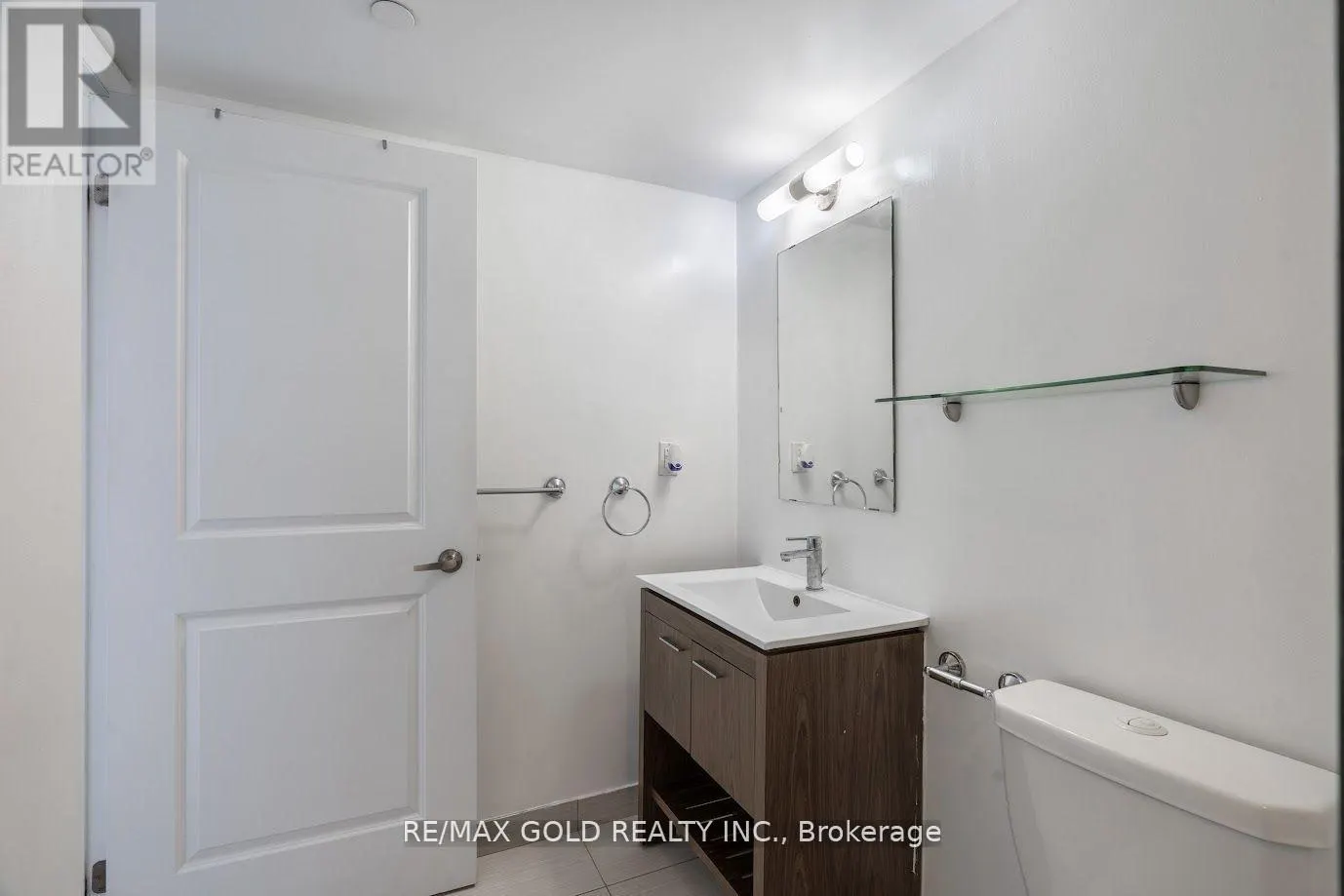 1105 - 80 ESTHER LORRIE DRIVE