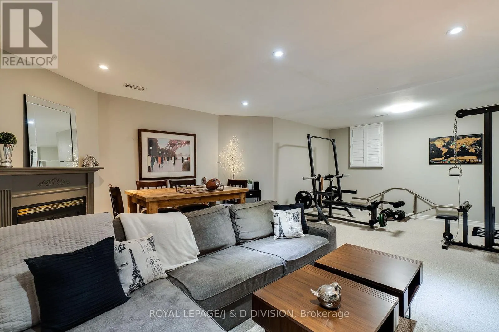 2448 CAPILANO CRESCENT