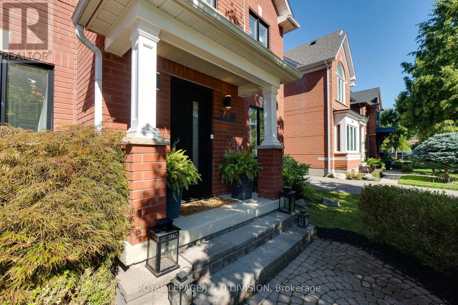 2448 CAPILANO CRESCENT