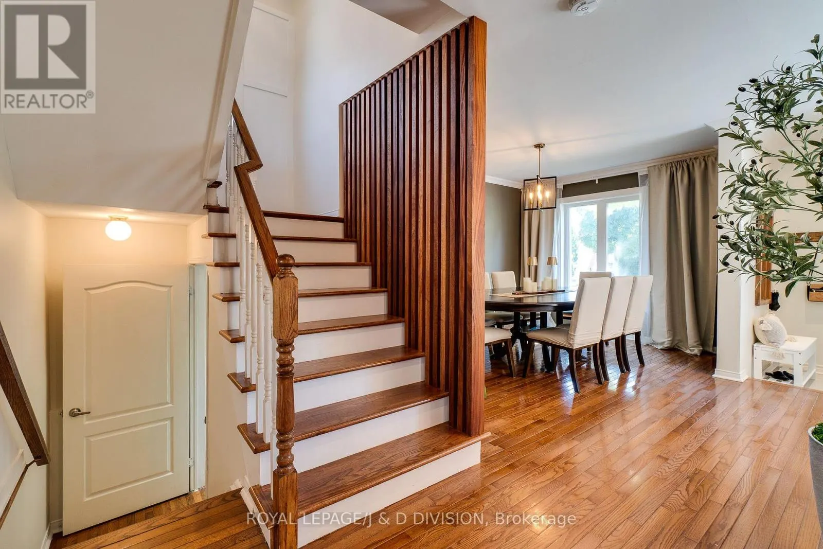 2448 CAPILANO CRESCENT