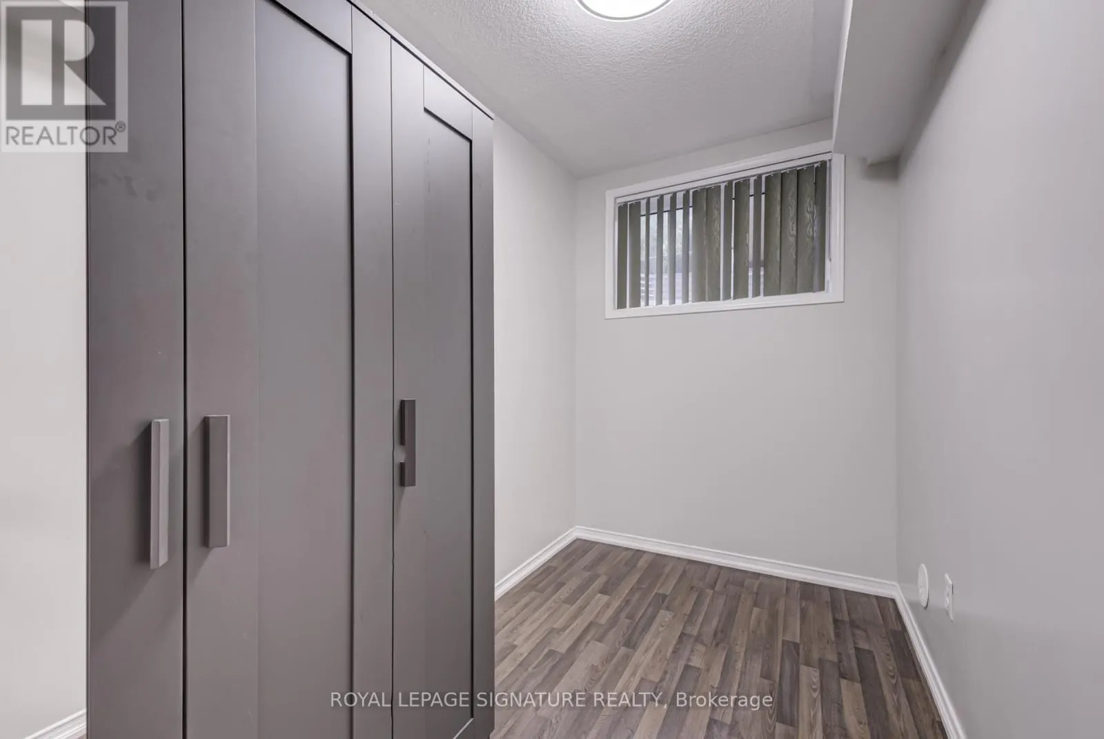 19 - 2492 POST ROAD