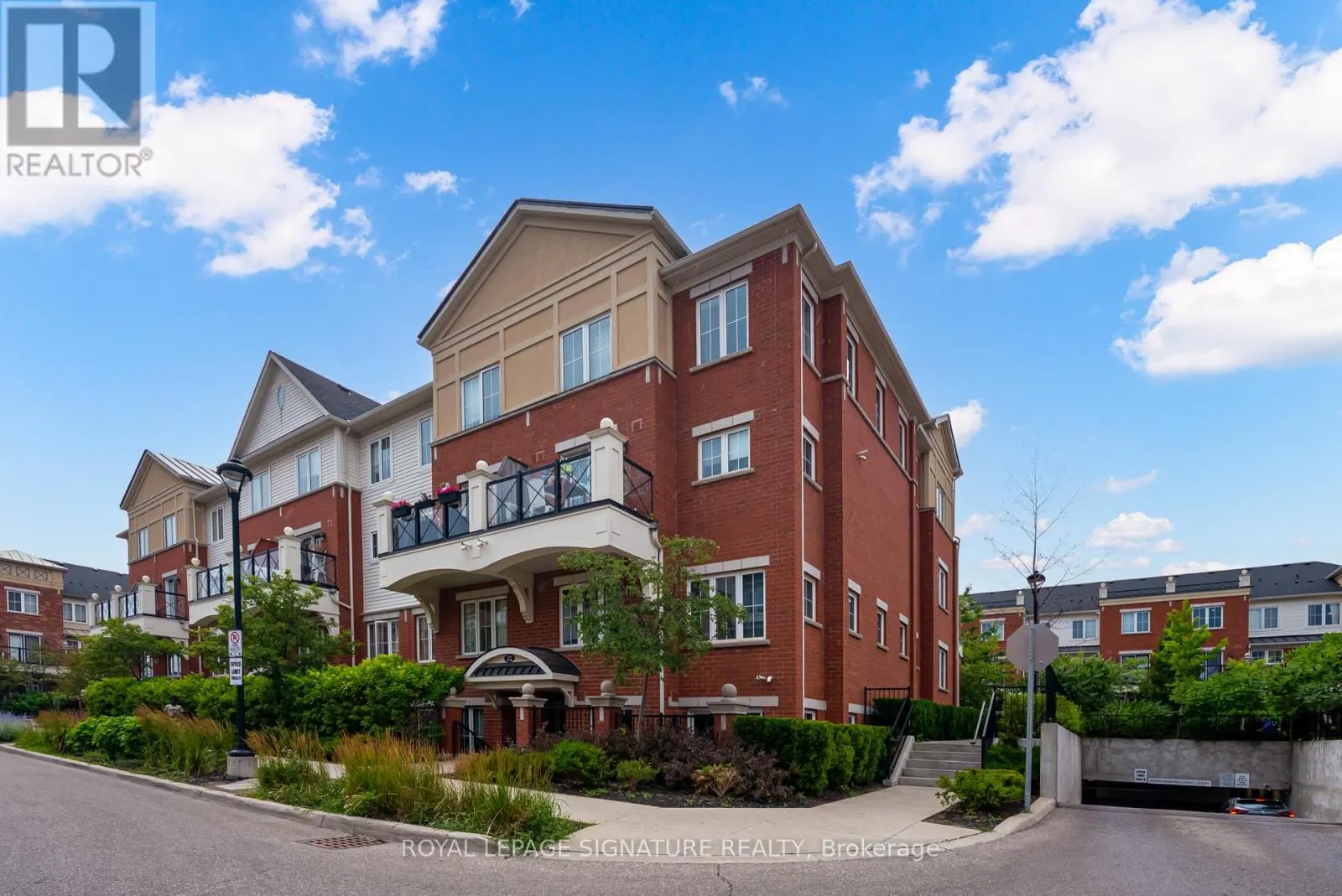 19 - 2492 POST ROAD