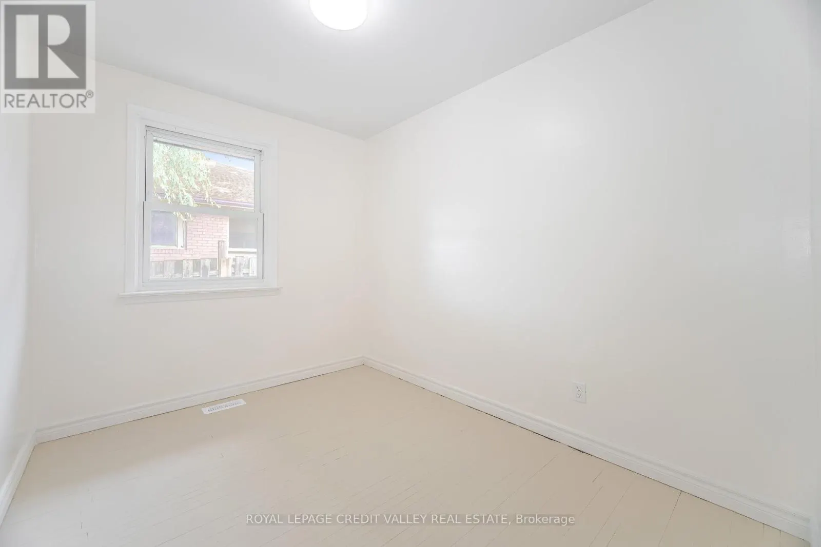 36 AUTUMN BOULEVARD