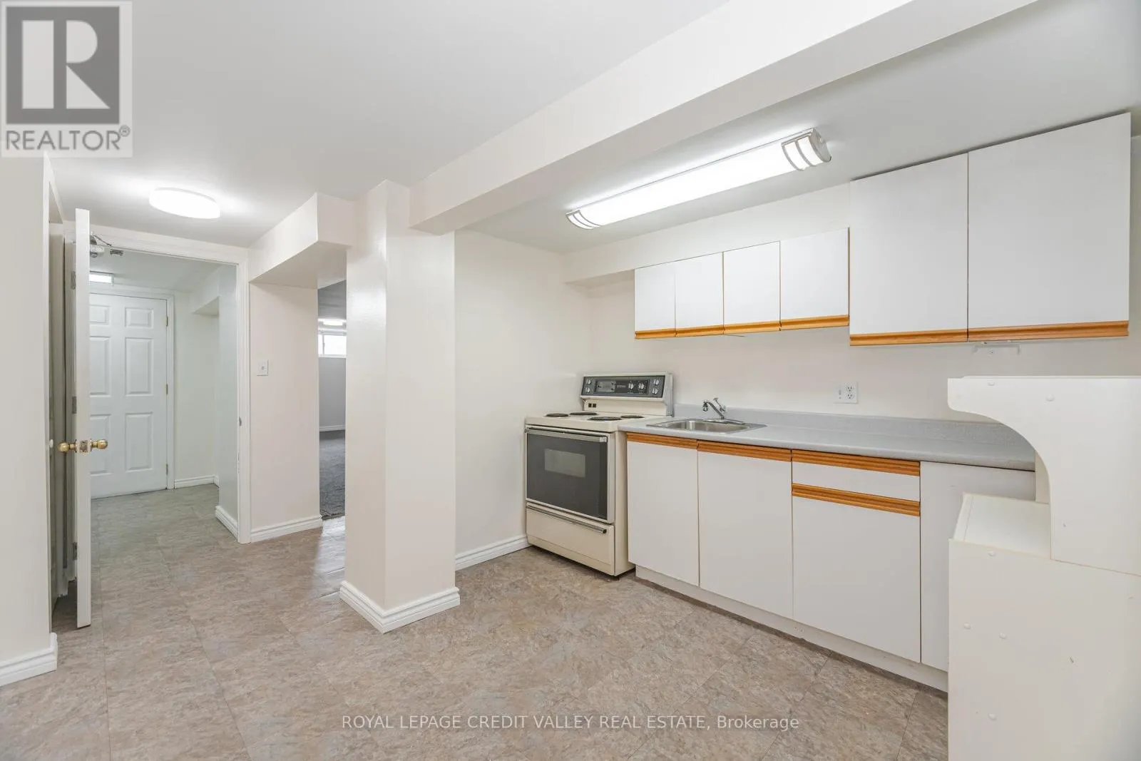 36 AUTUMN BOULEVARD