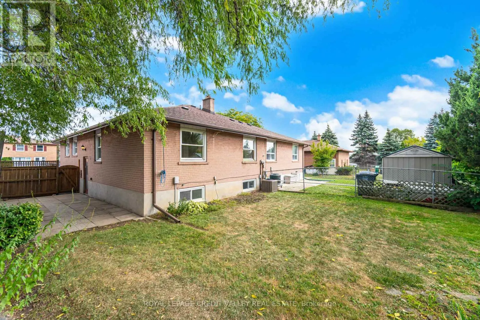 36 AUTUMN BOULEVARD