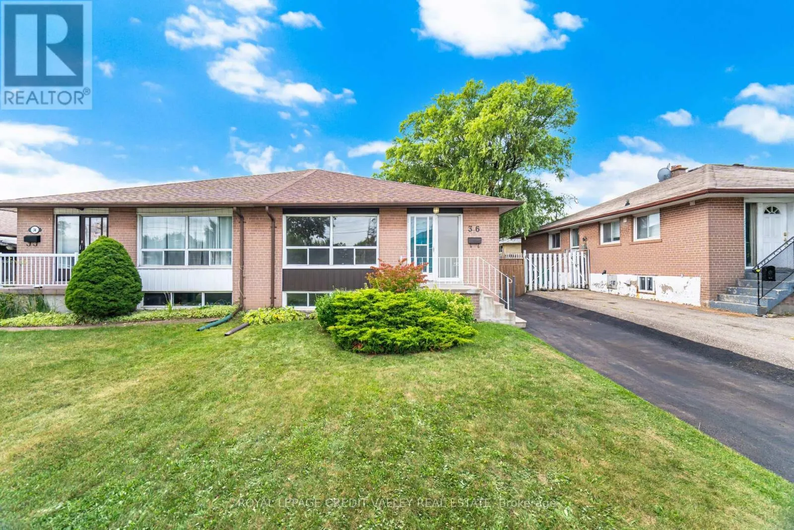 36 AUTUMN BOULEVARD
