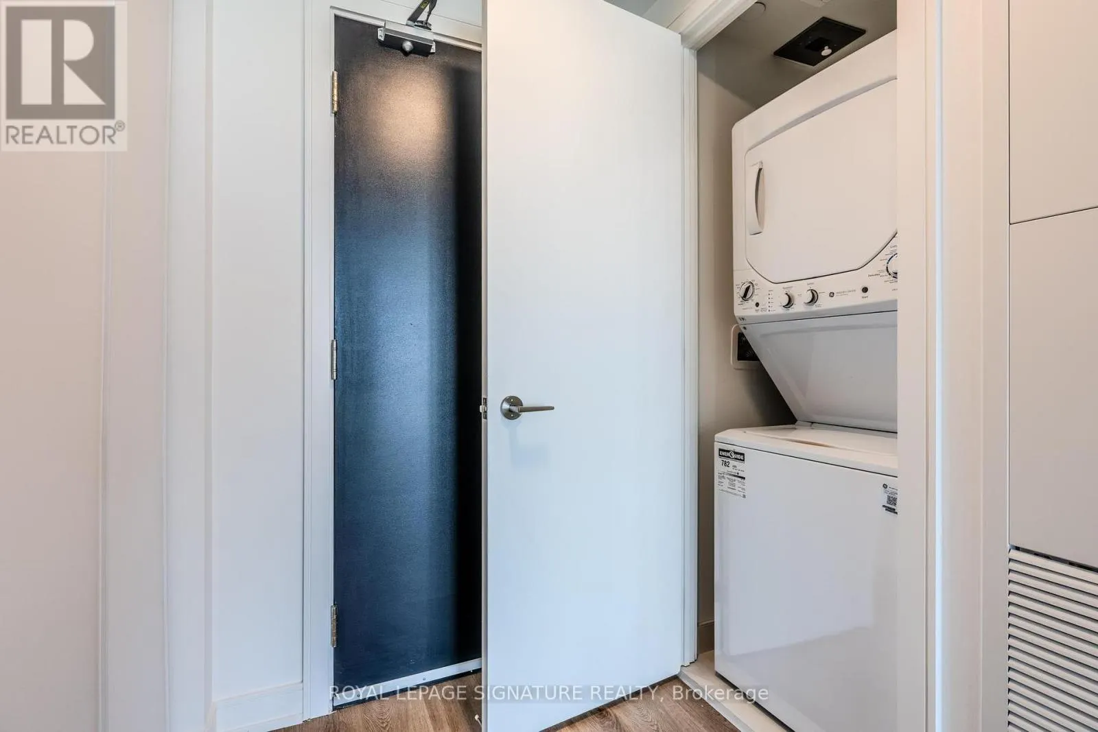 1202 - 3009 NOVAR ROAD