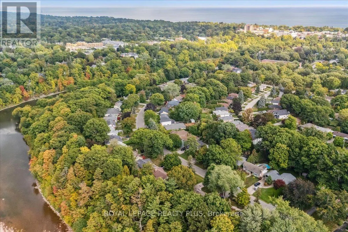 409 RIVER SIDE DRIVE