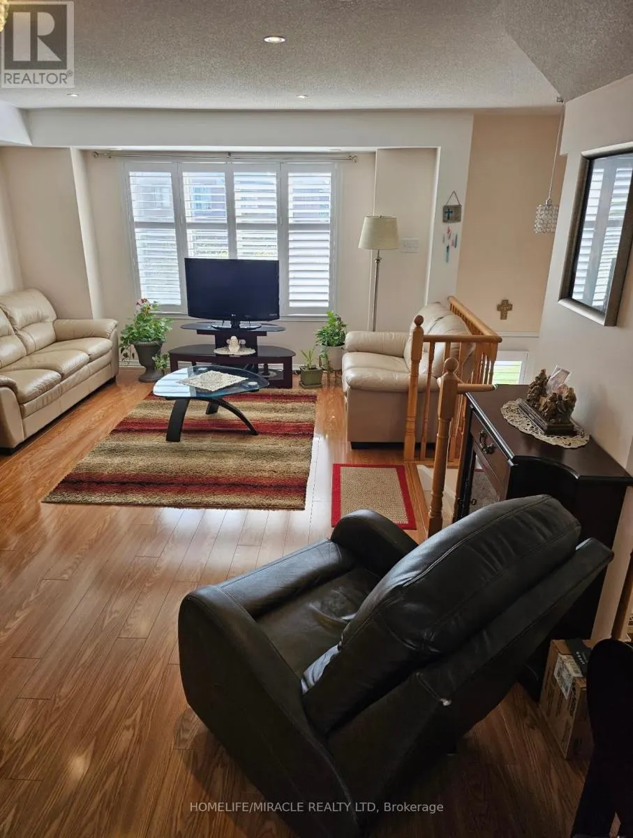 6 - 5055 OSCAR PETERSON BOULEVARD