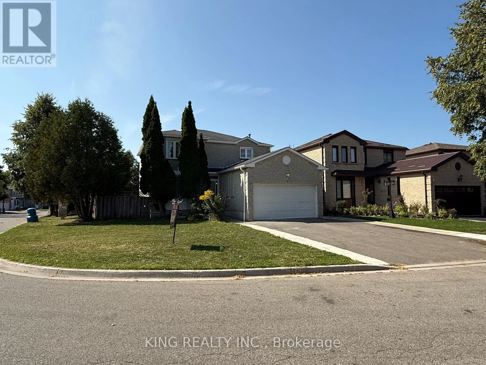 7 CLYDESDALE CIRCLE