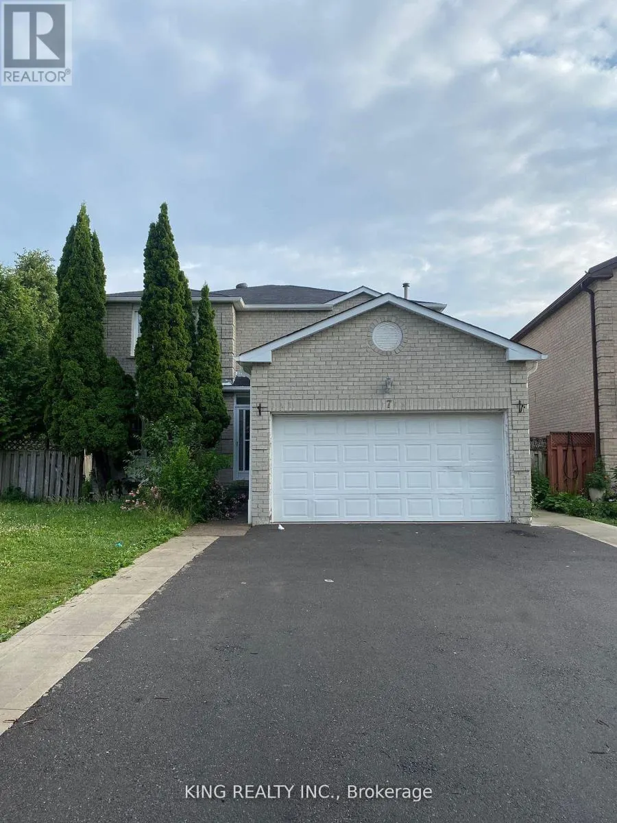 7 CLYDESDALE CIRCLE