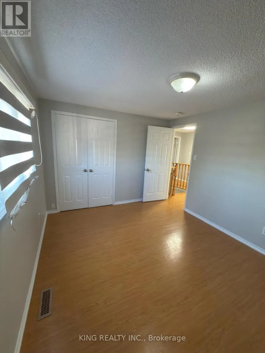 7 CLYDESDALE CIRCLE