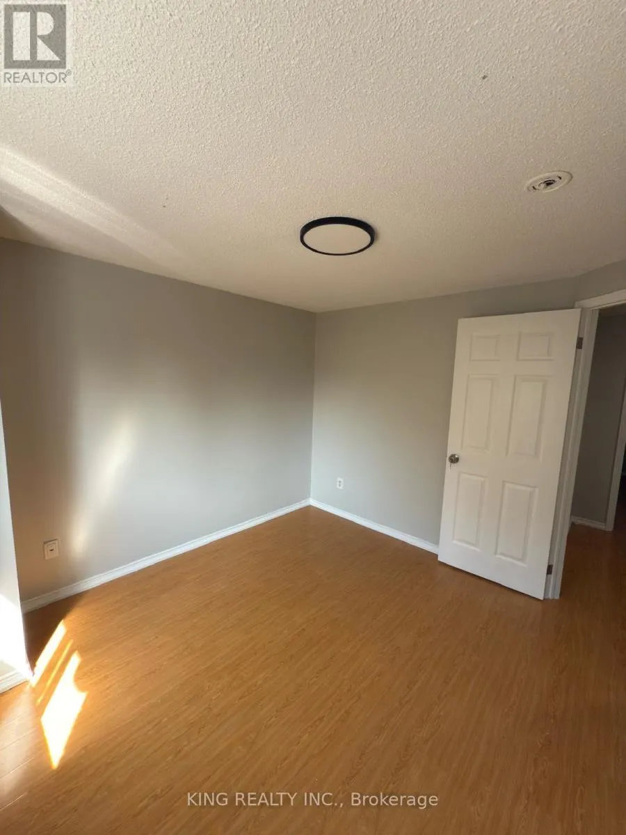 7 CLYDESDALE CIRCLE
