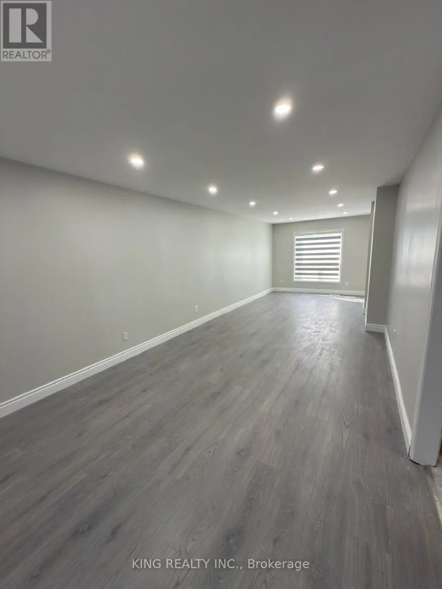 7 CLYDESDALE CIRCLE