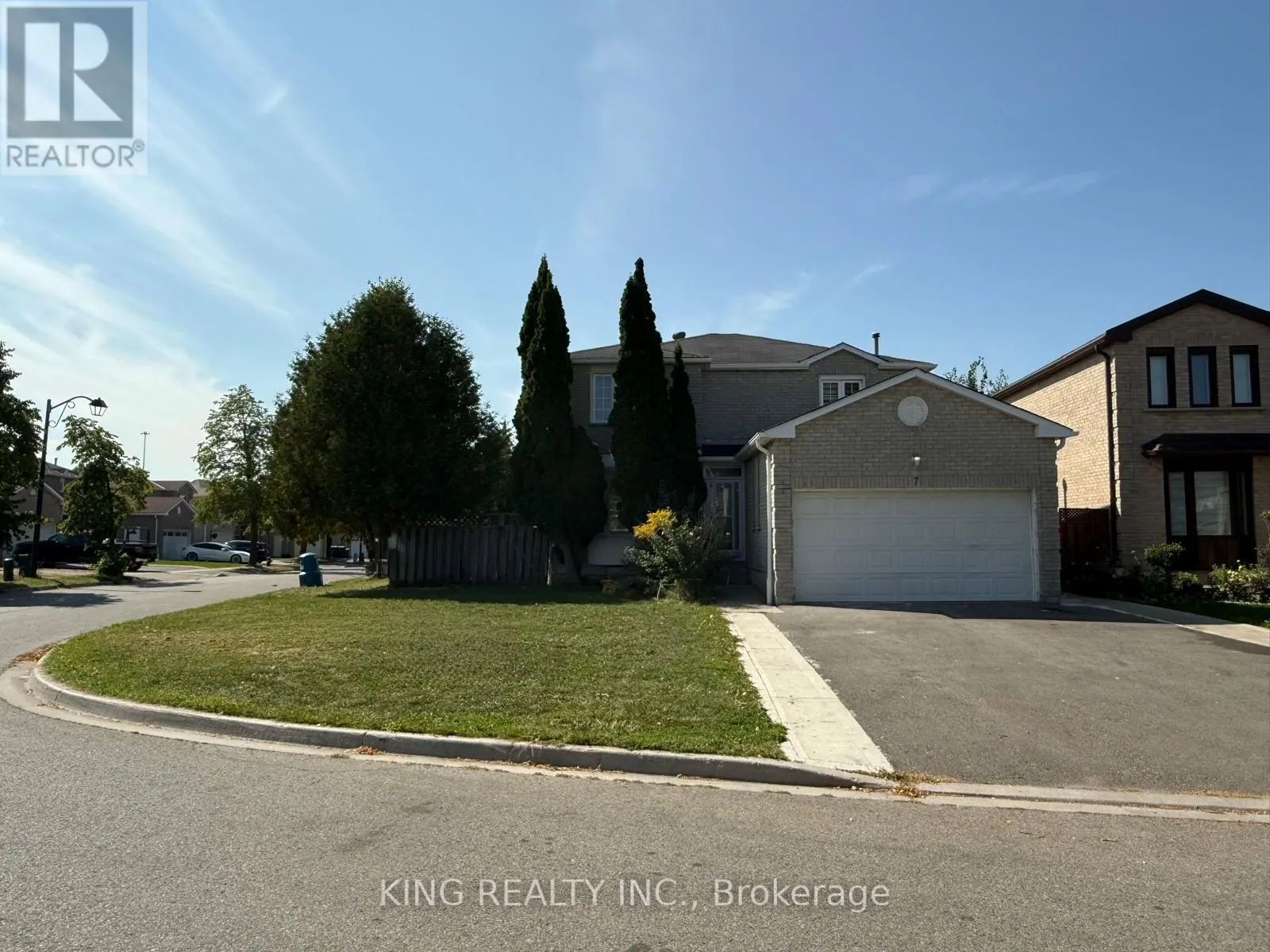 7 CLYDESDALE CIRCLE