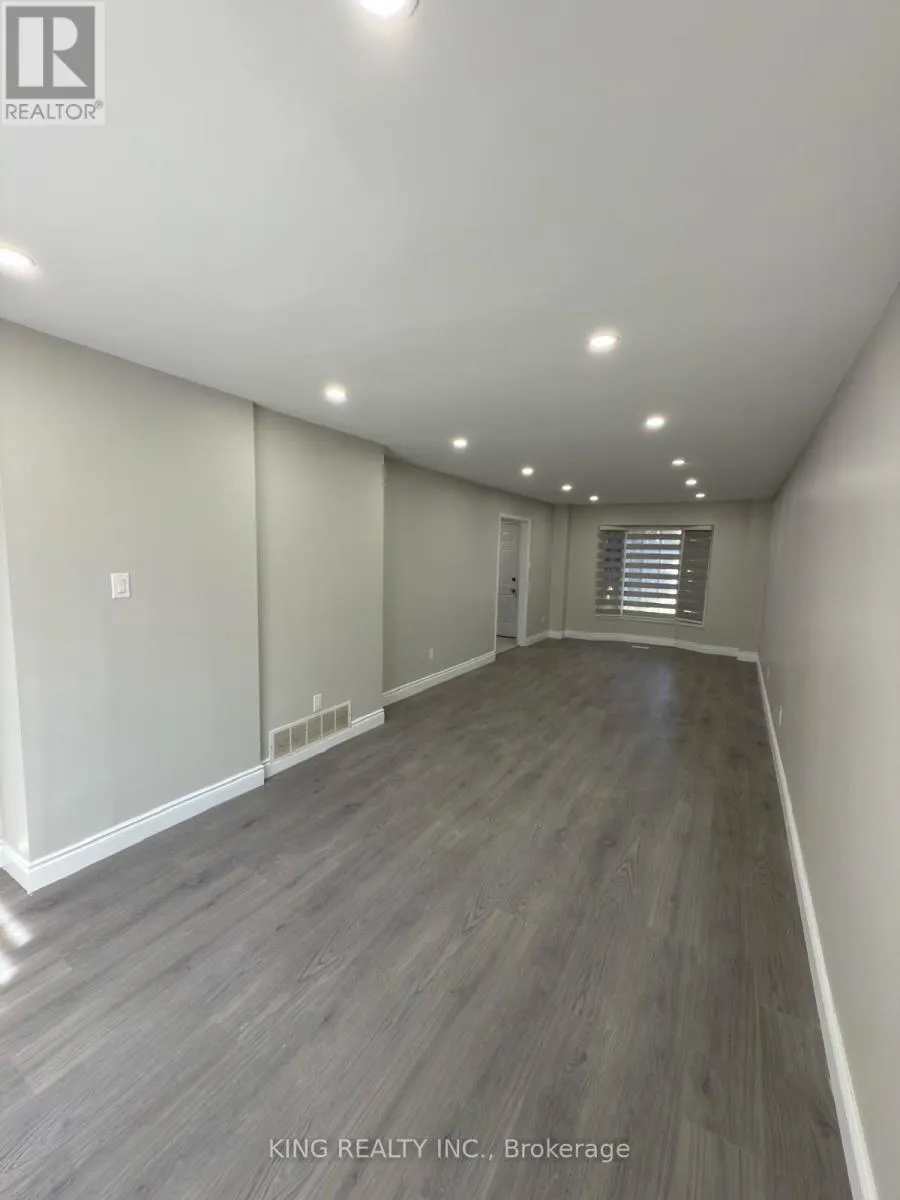 7 CLYDESDALE CIRCLE