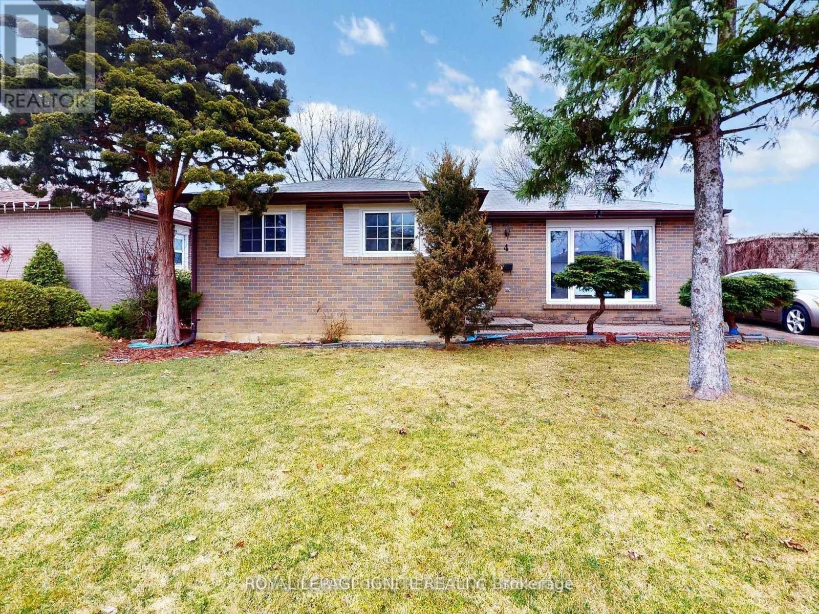 4 DRAYTON CRESCENT