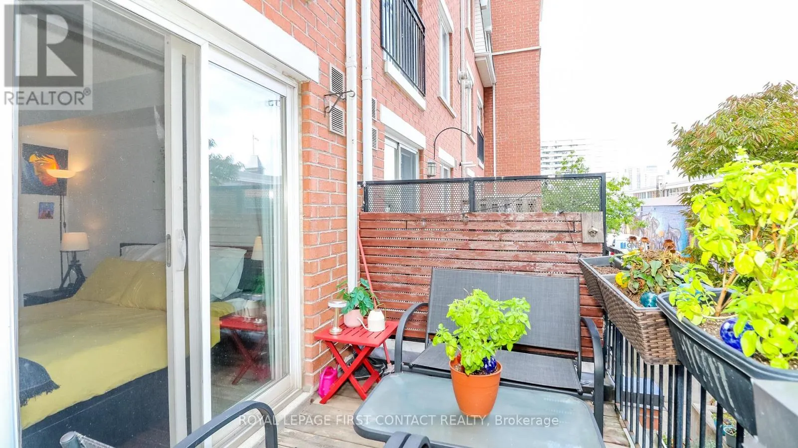 719 - 10 LAIDLAW STREET