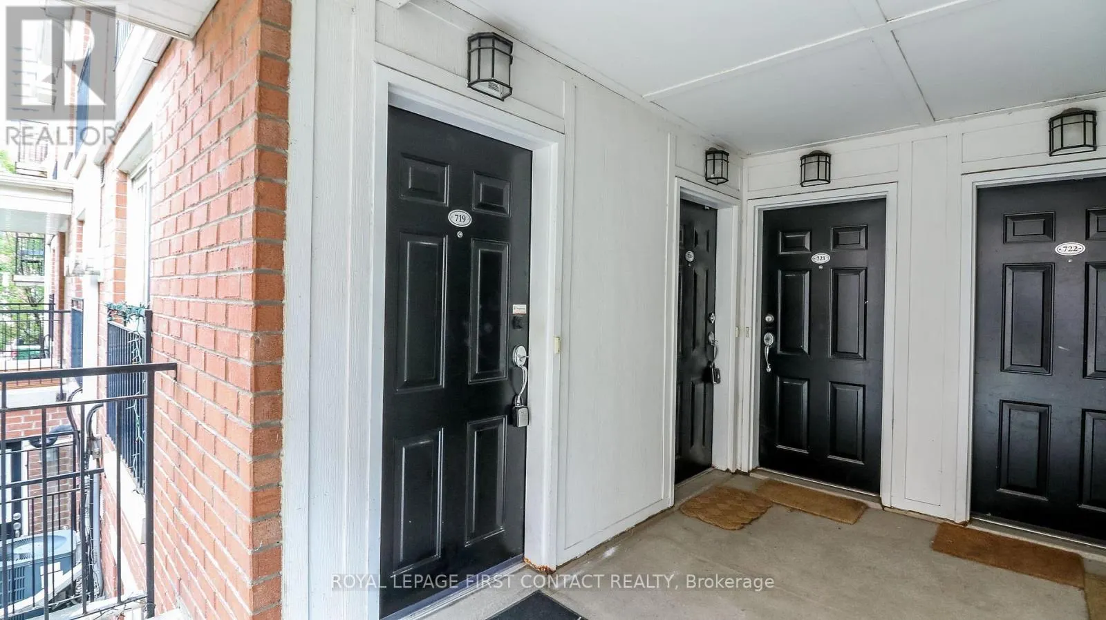 719 - 10 LAIDLAW STREET