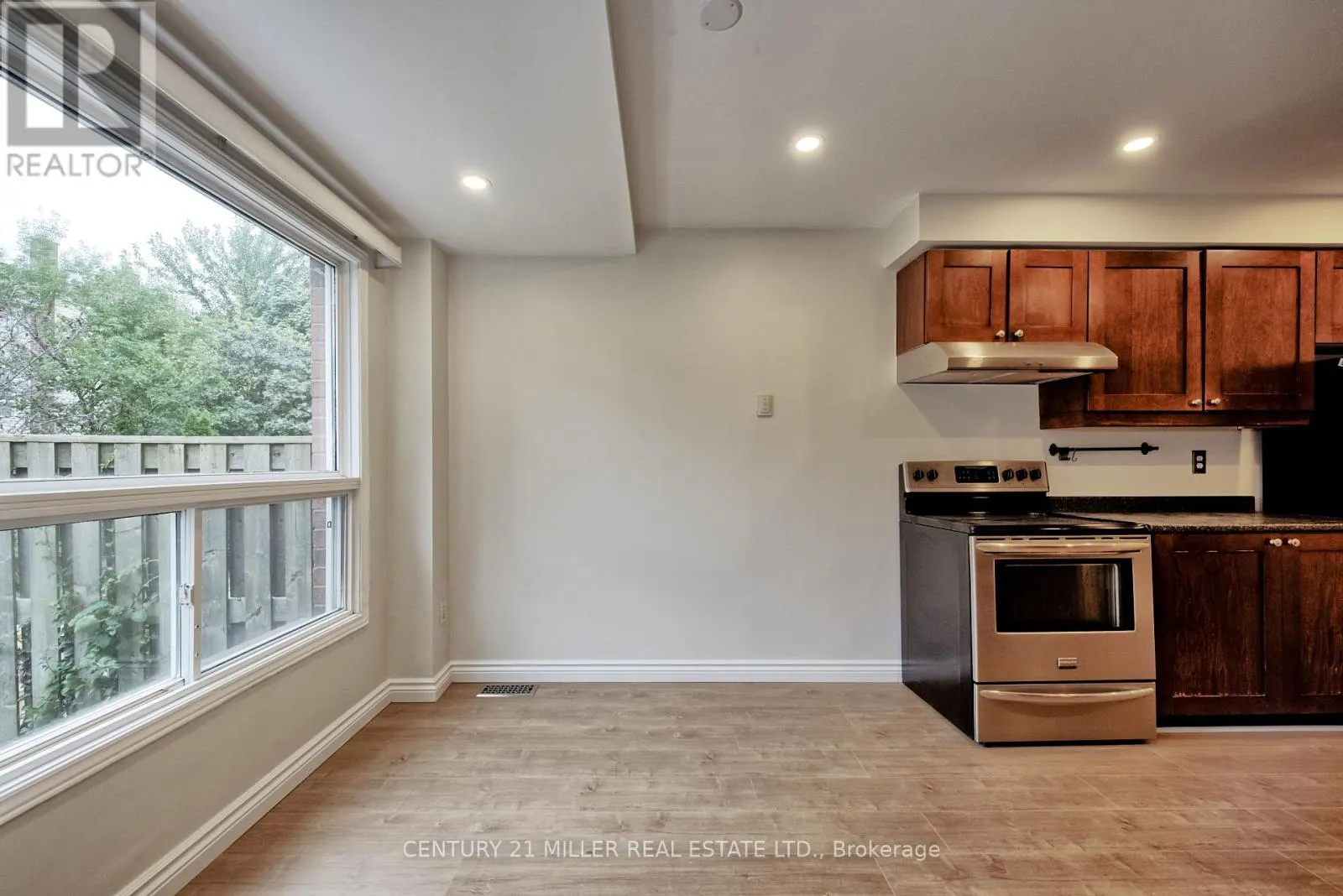 1165 LEEWOOD DRIVE