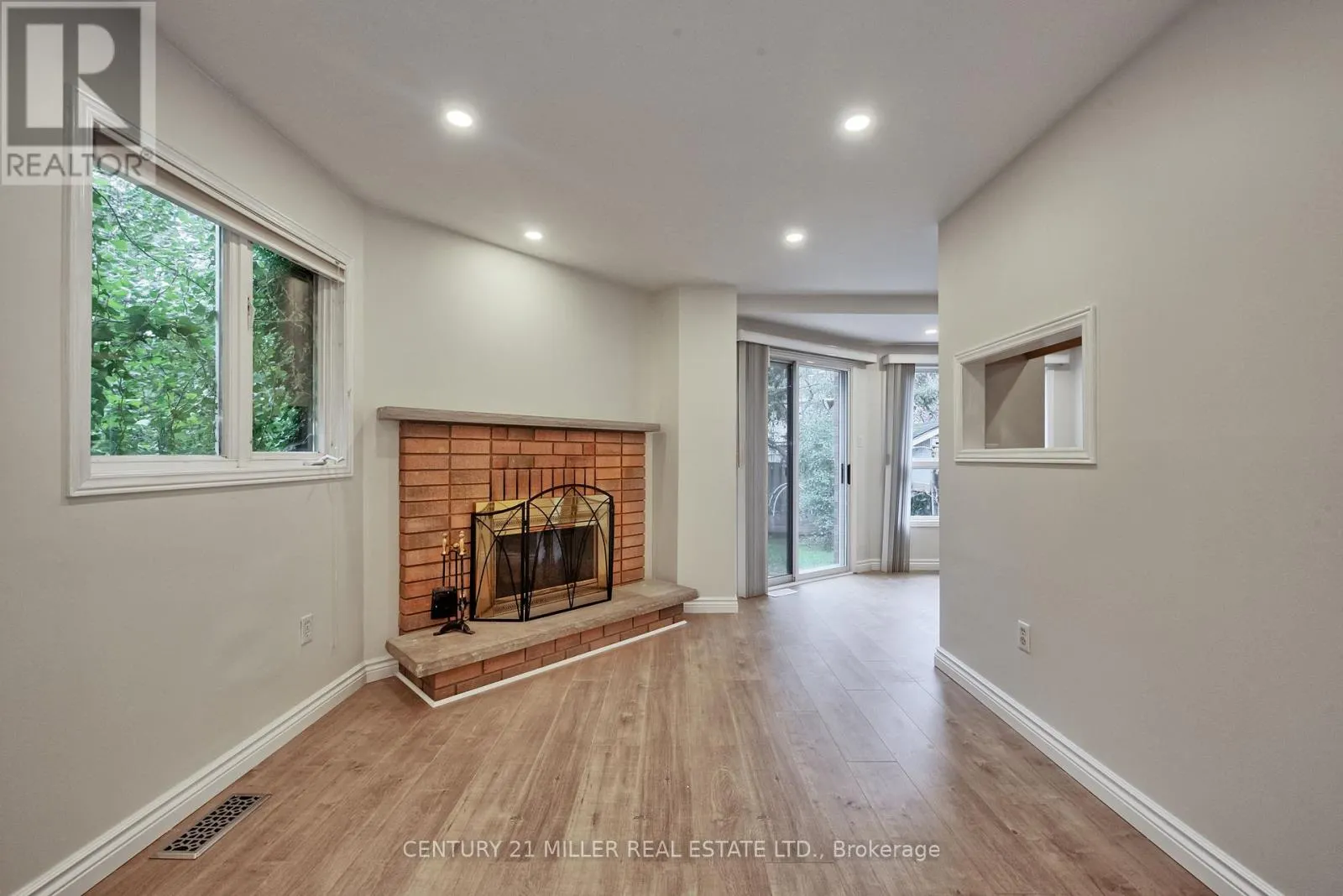 1165 LEEWOOD DRIVE