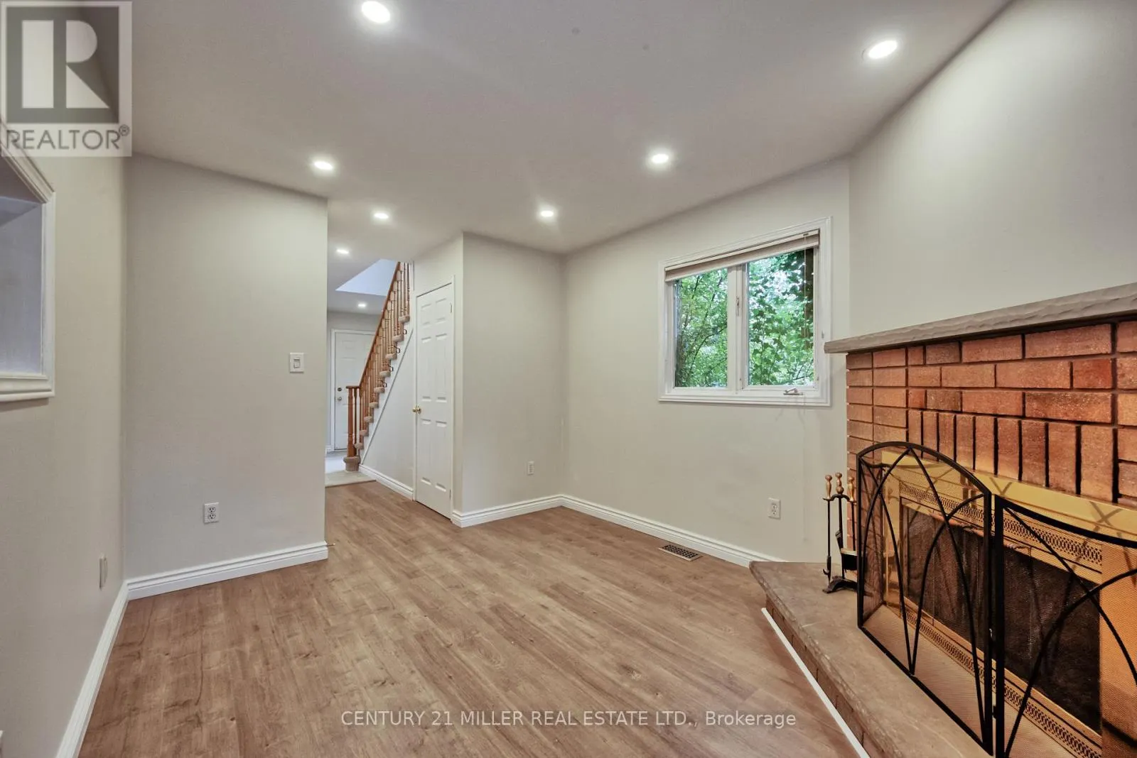 1165 LEEWOOD DRIVE