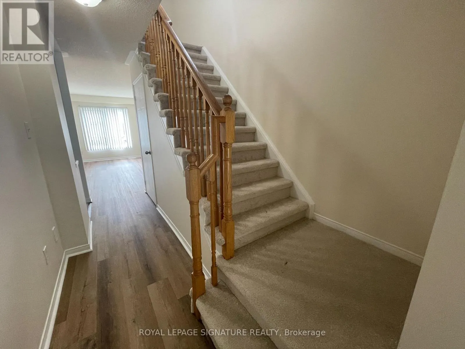 4 - 9 FAIRGLEN AVENUE