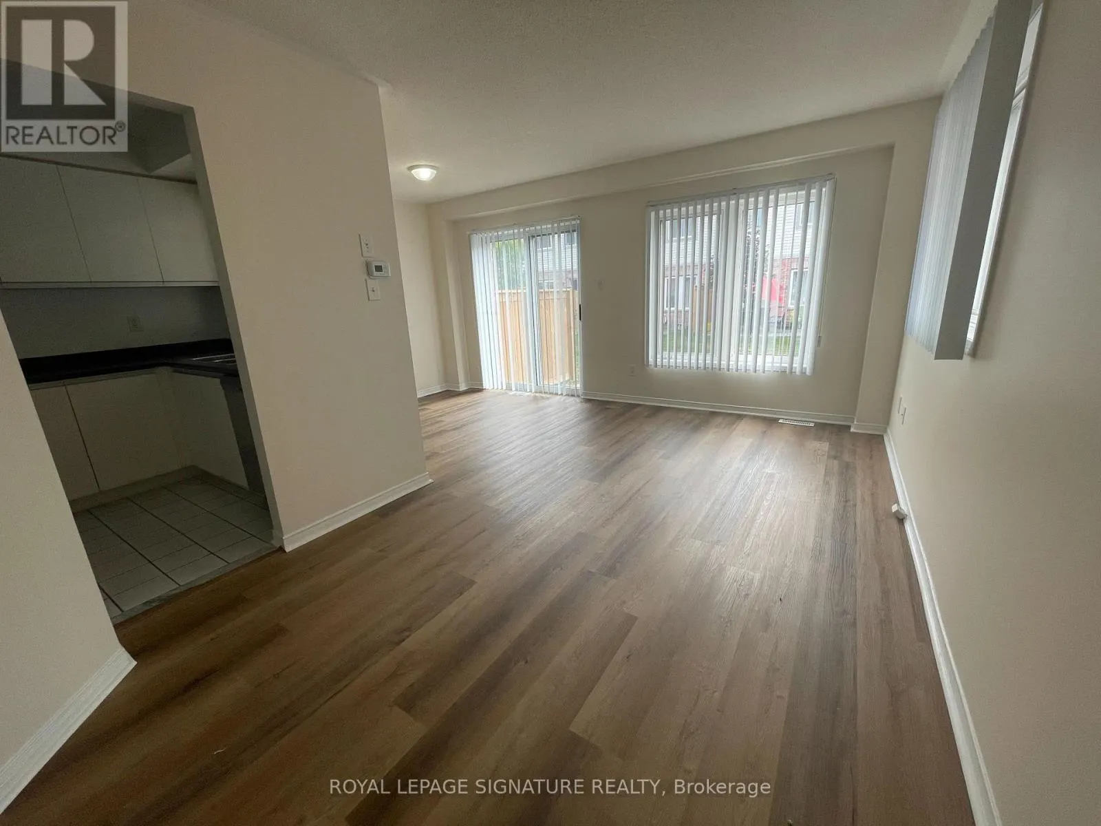 4 - 9 FAIRGLEN AVENUE