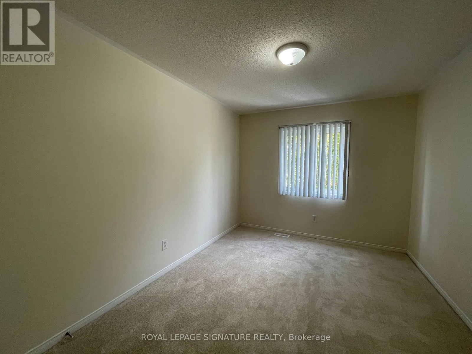 4 - 9 FAIRGLEN AVENUE