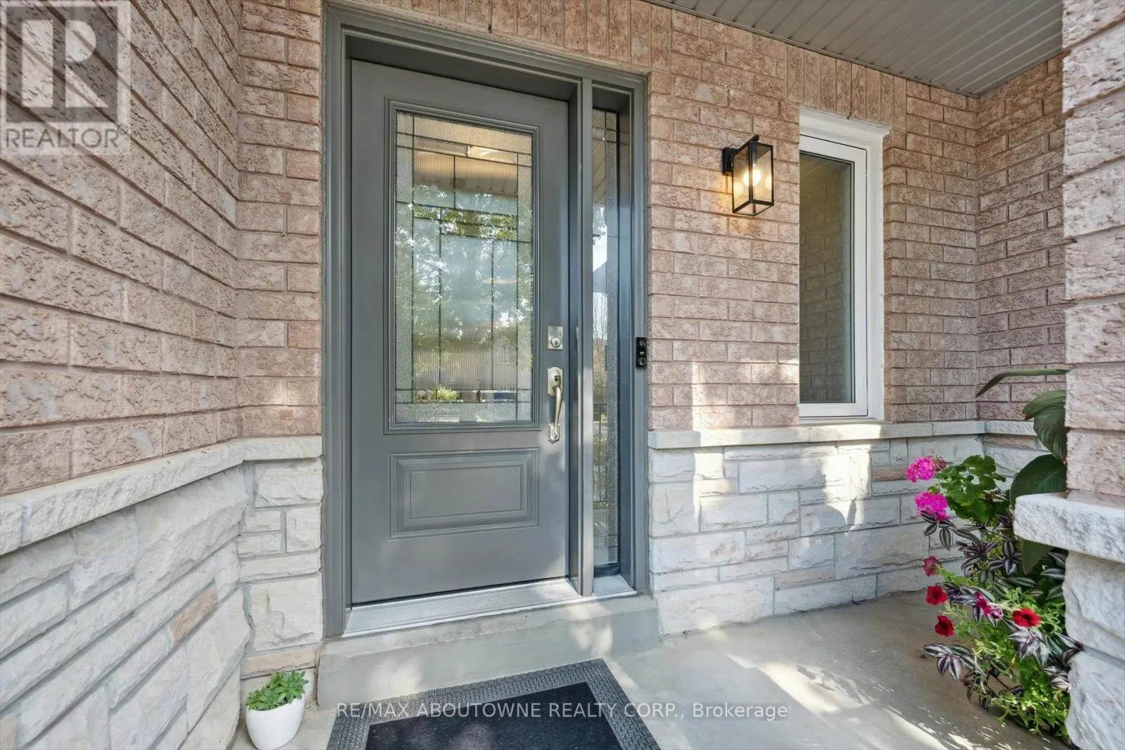 2460 NEWCASTLE CRESCENT