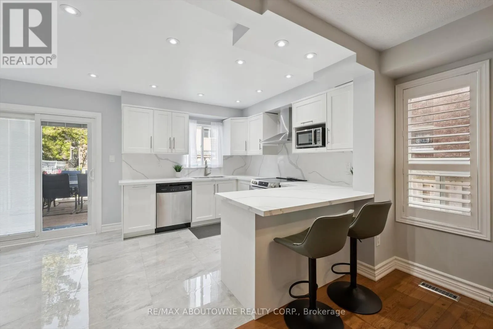 2460 NEWCASTLE CRESCENT