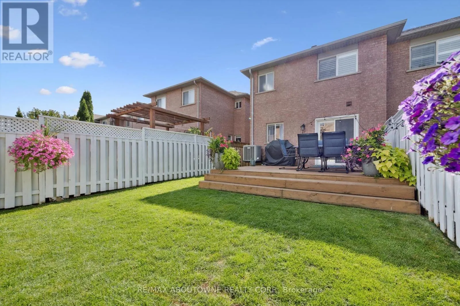 2460 NEWCASTLE CRESCENT