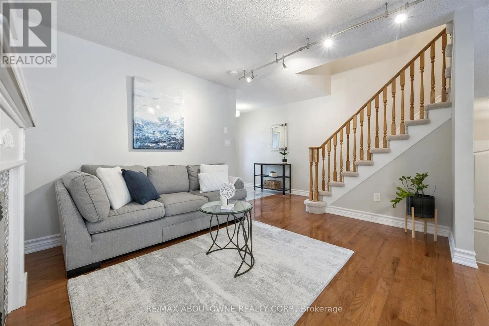2460 NEWCASTLE CRESCENT