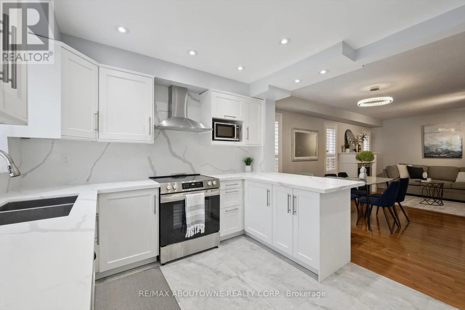 2460 NEWCASTLE CRESCENT