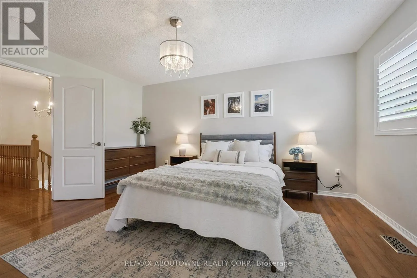 2460 NEWCASTLE CRESCENT