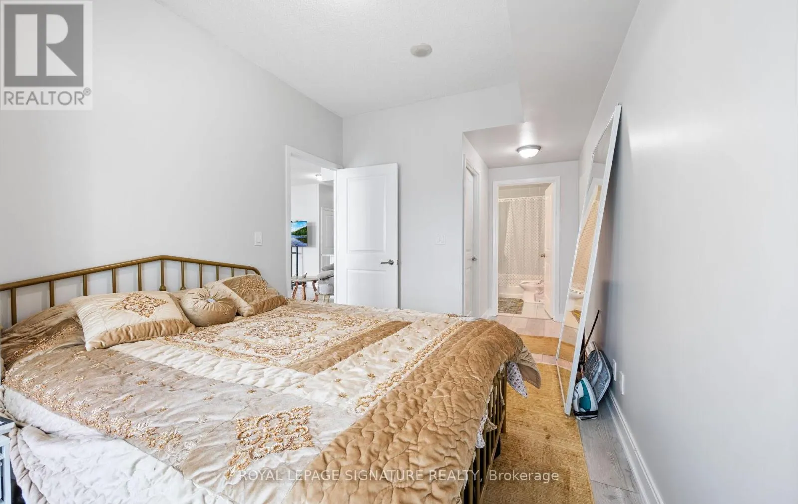 2501 - 70 ABSOLUTE AVENUE