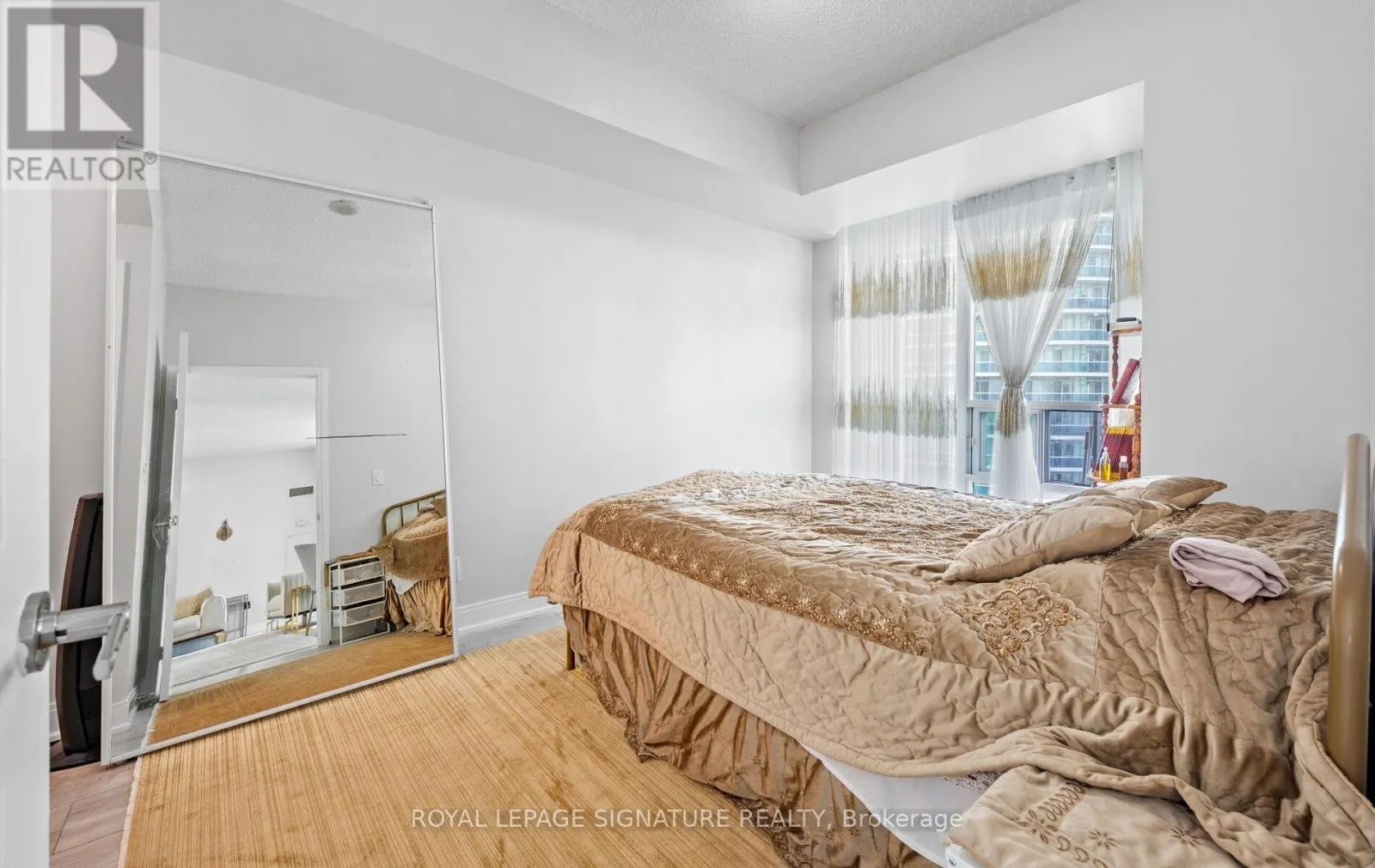 2501 - 70 ABSOLUTE AVENUE