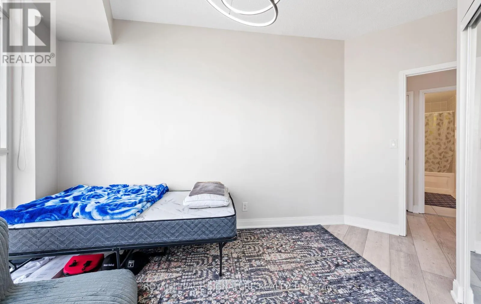 2501 - 70 ABSOLUTE AVENUE