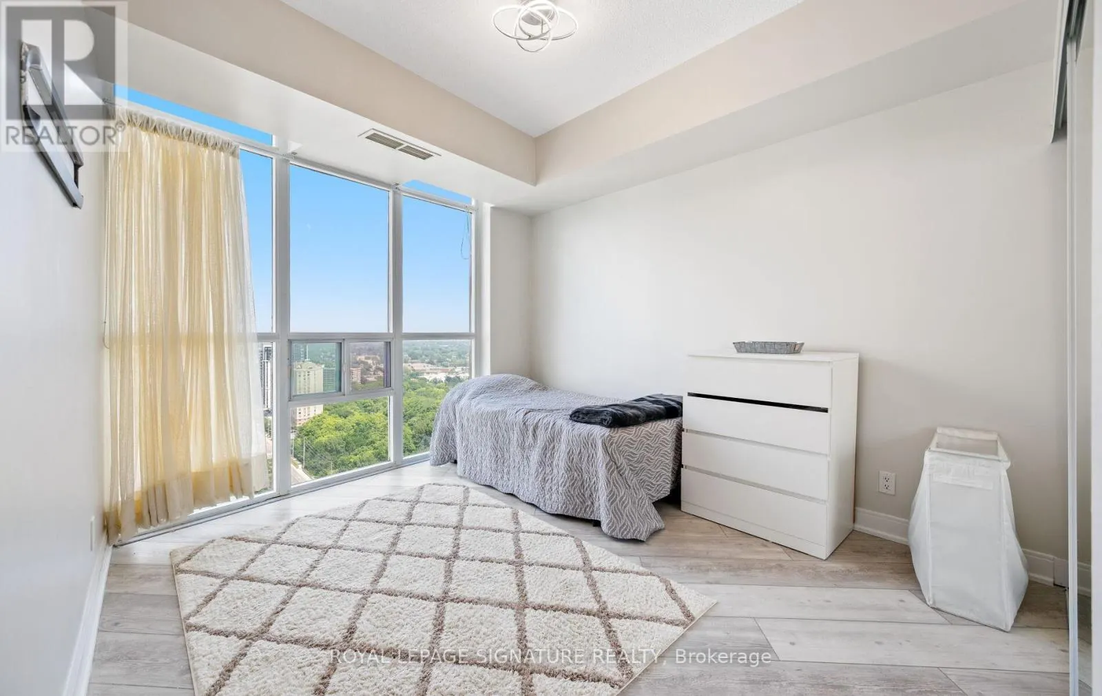 2501 - 70 ABSOLUTE AVENUE