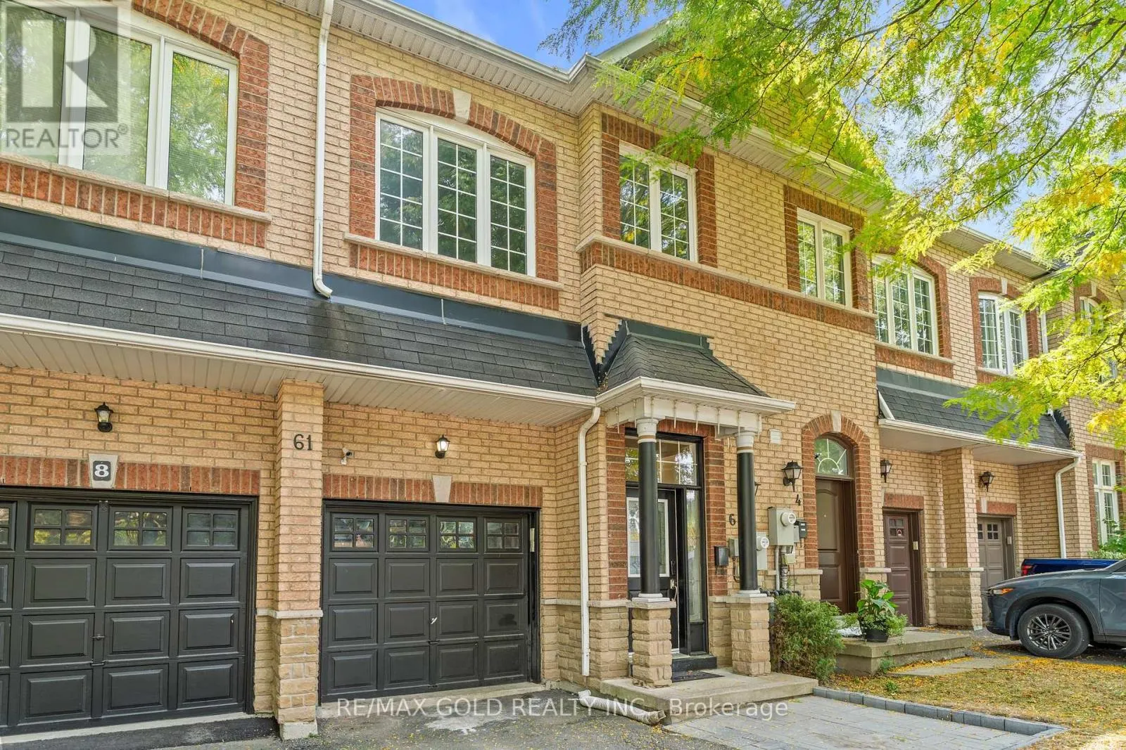 6 - 61 NELSON STREET W
