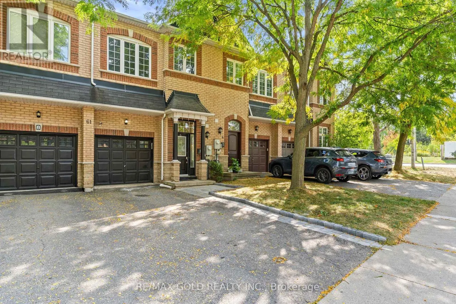 6 - 61 NELSON STREET W