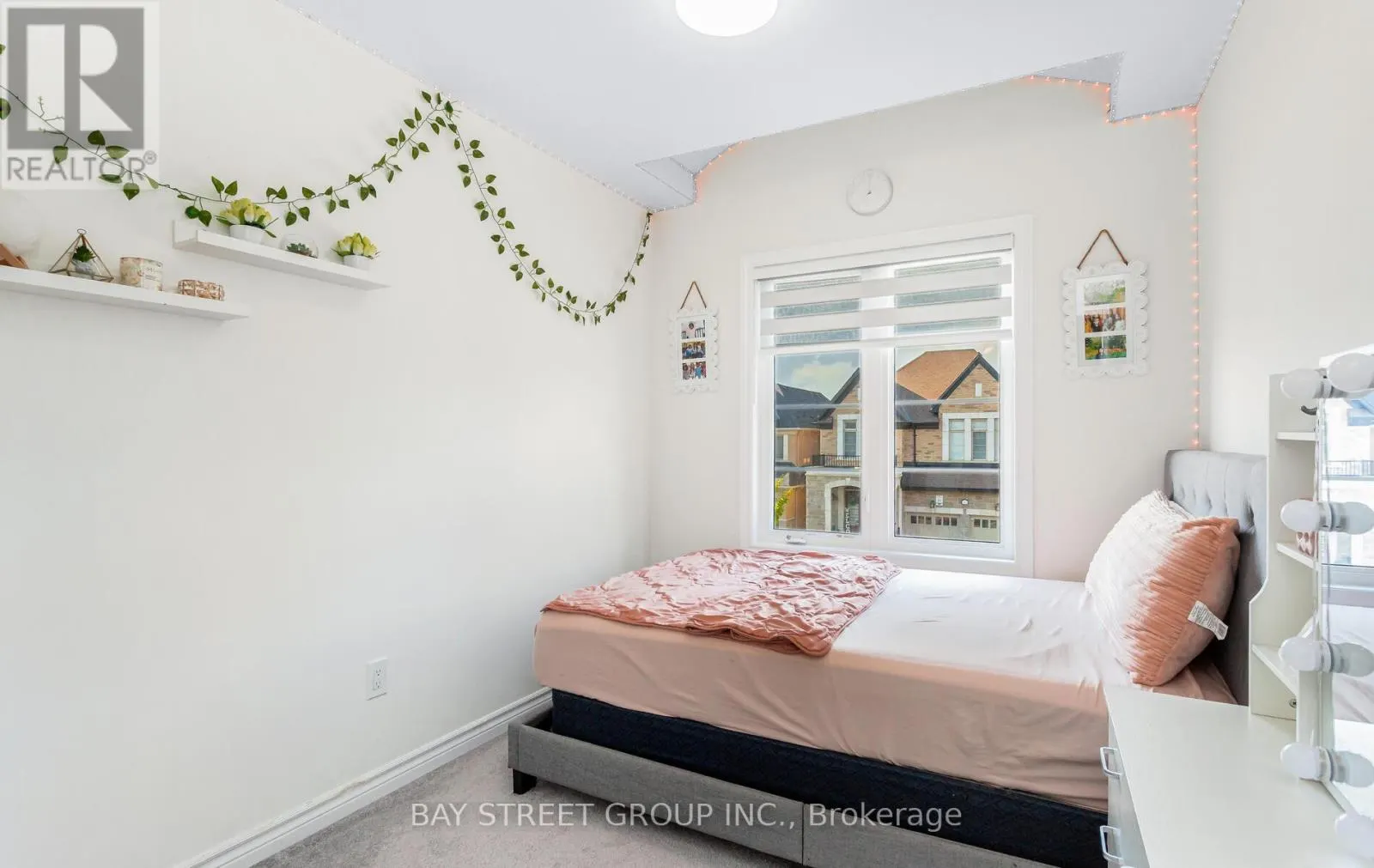 482 PARENT PLACE