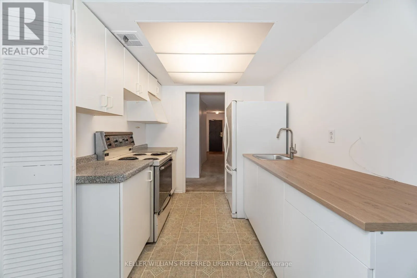 404 - 1515 LAKESHORE ROAD E
