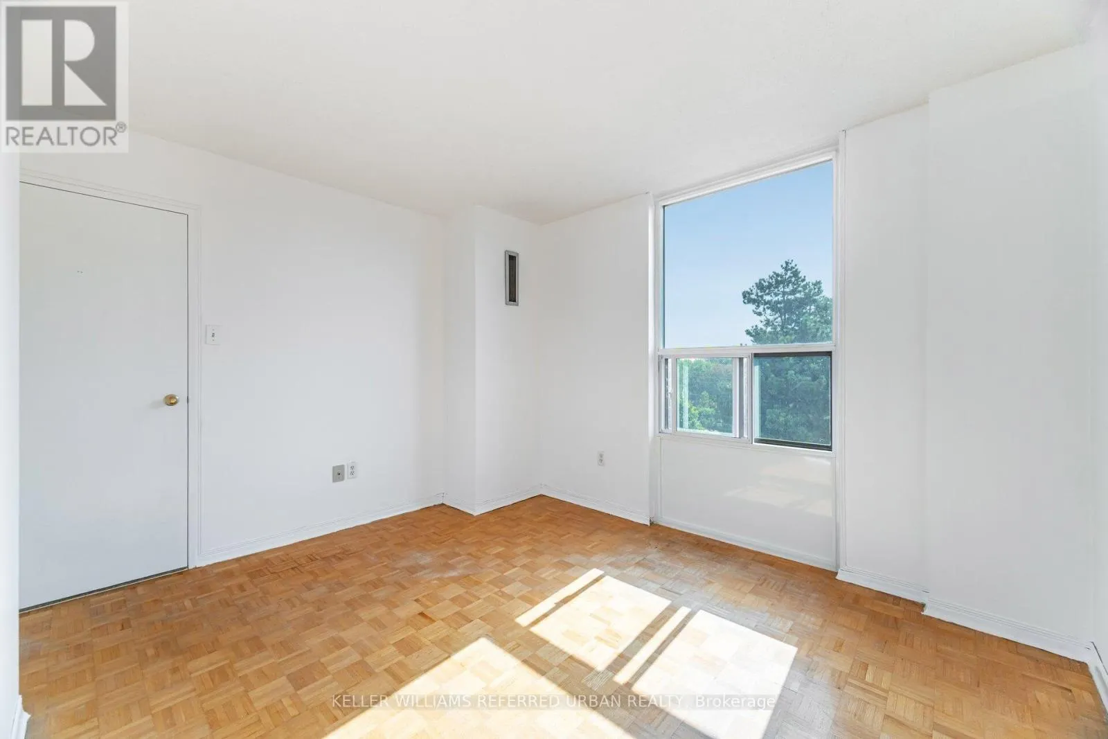 404 - 1515 LAKESHORE ROAD E