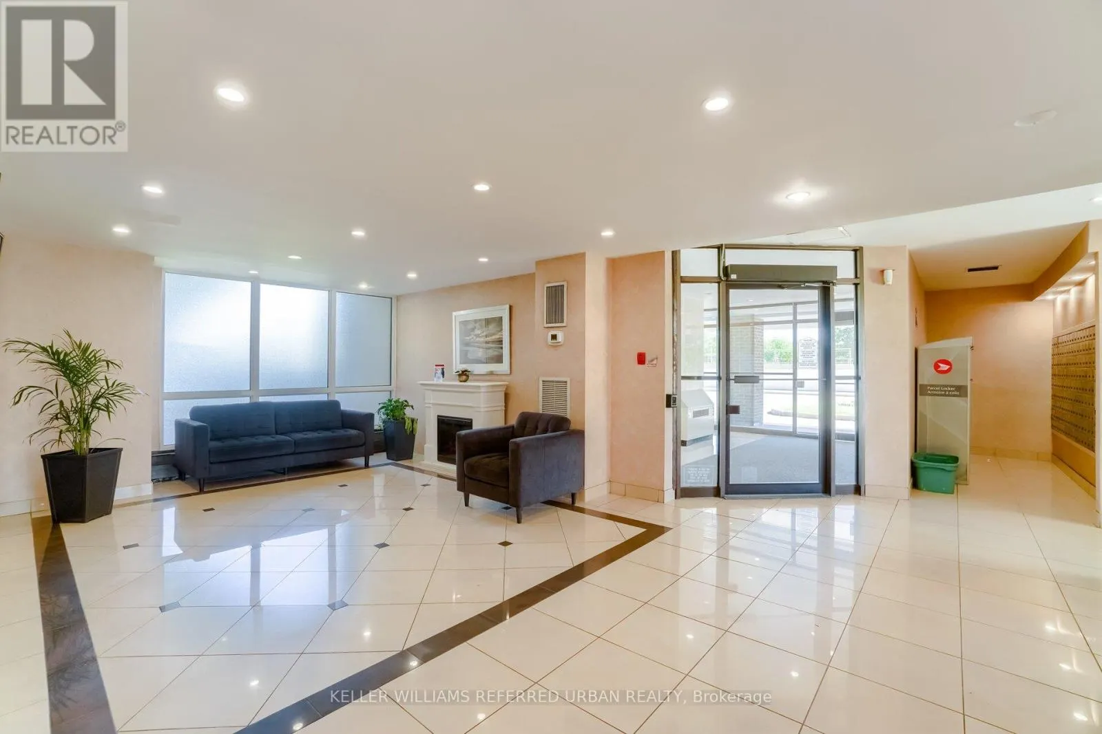 404 - 1515 LAKESHORE ROAD E