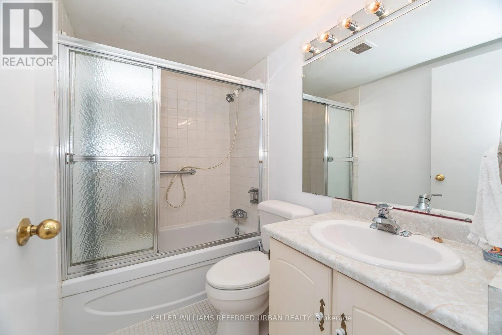 404 - 1515 LAKESHORE ROAD E